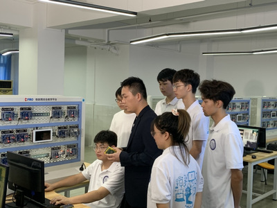 教师指导现场 教师指导现场